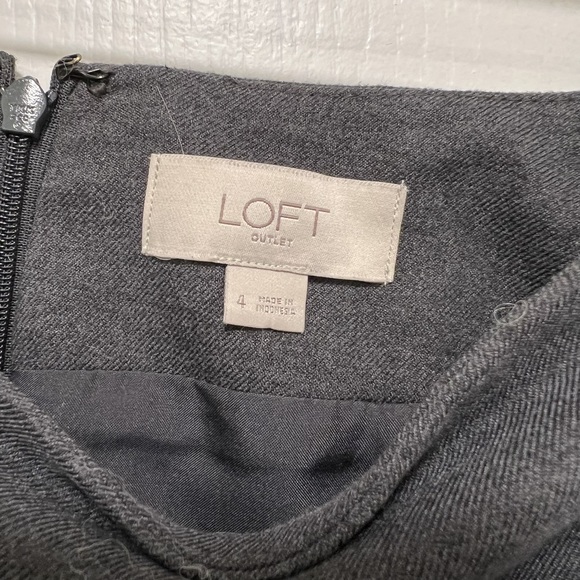 Ann Taylor Loft Gray Wrap Skirt Knee Length size 4 - Picture 2 of 2